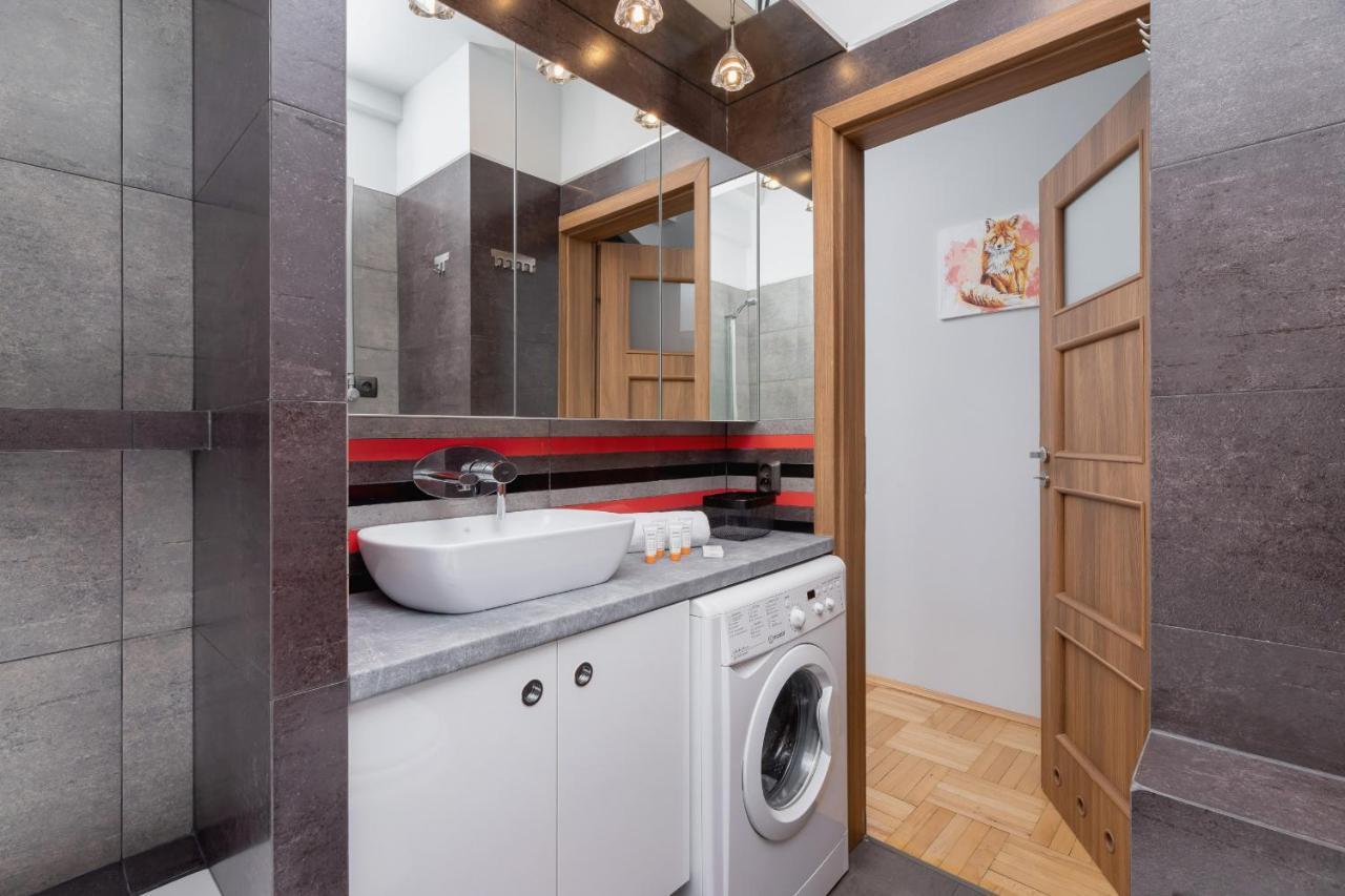 Lagiewniki Sanctuary One Bedroom Apartment By Renters Krakow Bagian luar foto