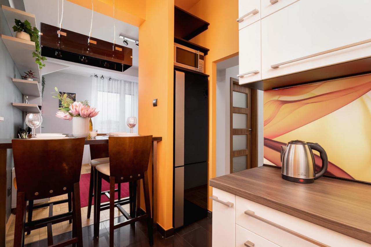 Lagiewniki Sanctuary One Bedroom Apartment By Renters Krakow Bagian luar foto