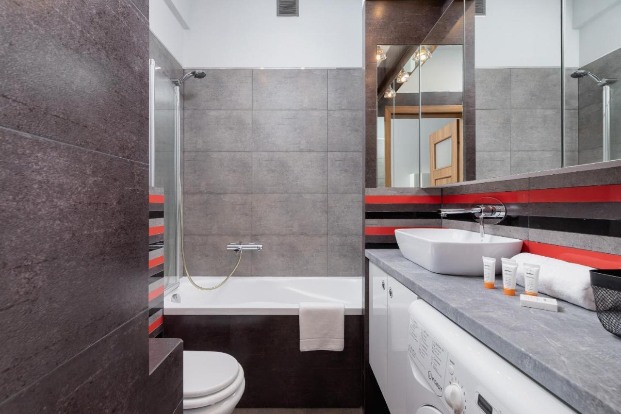 Lagiewniki Sanctuary One Bedroom Apartment By Renters Krakow Bagian luar foto