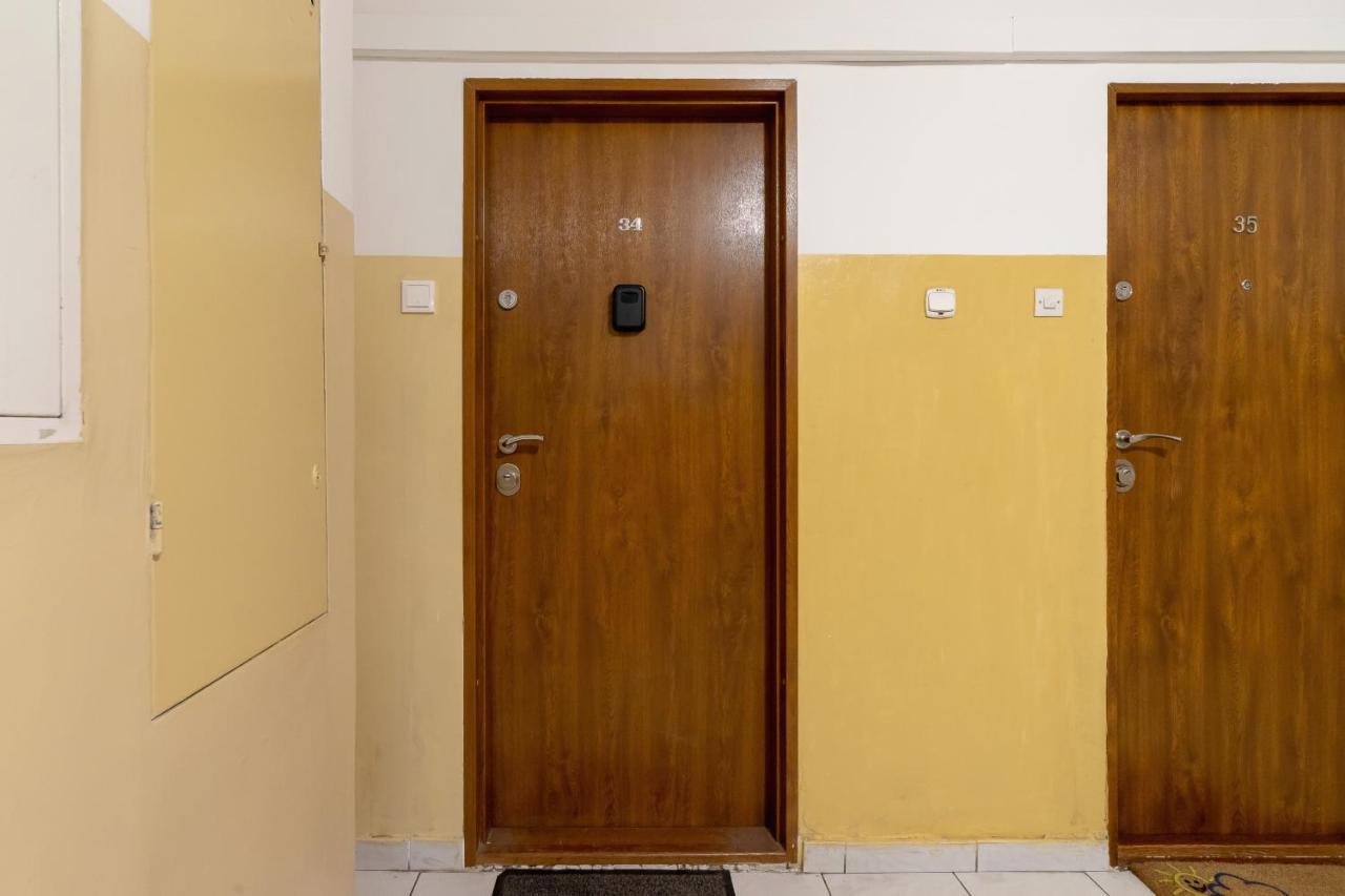 Lagiewniki Sanctuary One Bedroom Apartment By Renters Krakow Bagian luar foto